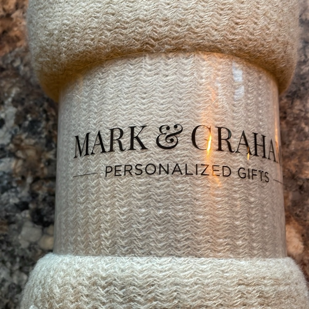 Mark & Graham blanket - Picture 2 of 5